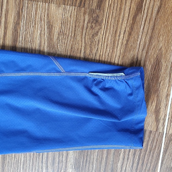 Athleta Ladies Capri Workout Leggings,  Size M,  Royal Purple Workout Capri - Picture 4 of 10